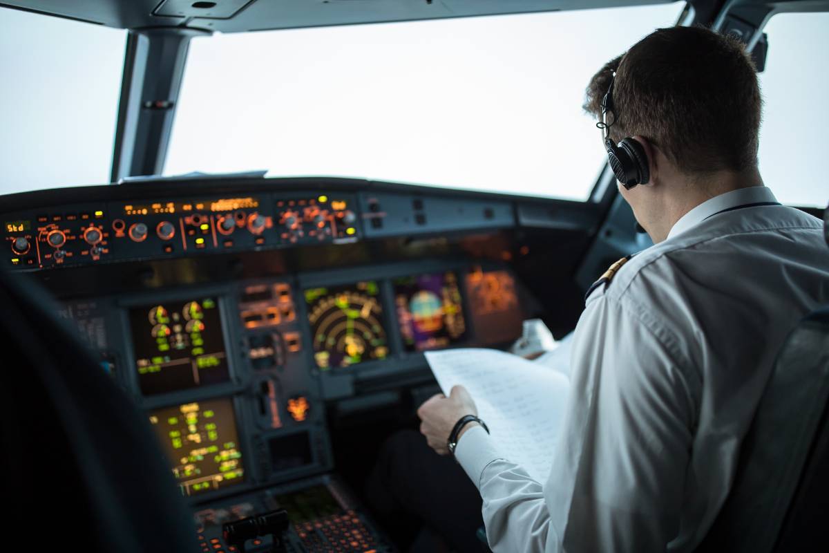 How to Become an Airline Pilot in 2026